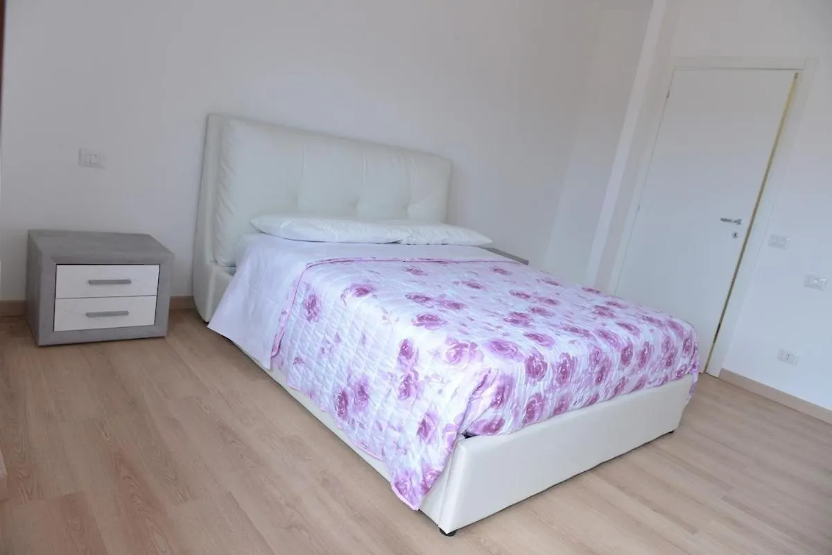 Aurorahouse Apartment Fiumicino Italy